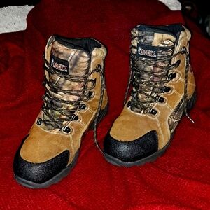 NWOT ROCKY 3710 Youth Hunting Boots  3M 800g Waterproof Thinsulate SIZE 6M BOYS